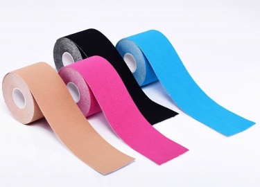 Как выглядит лента для тейпирования и какими характеристиками обладает. Показания и противопоказания клейкой ленты.
